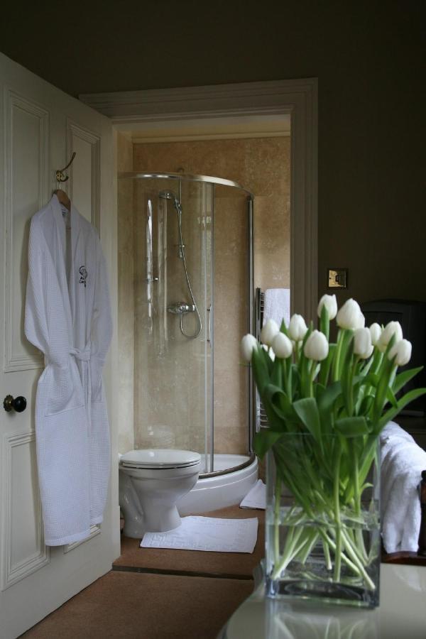 Alexandra Court Bed and Breakfast Harrogate Exteriör bild