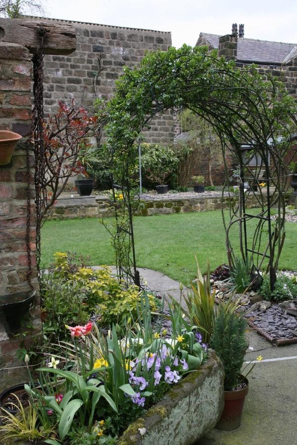 Alexandra Court Bed and Breakfast Harrogate Exteriör bild
